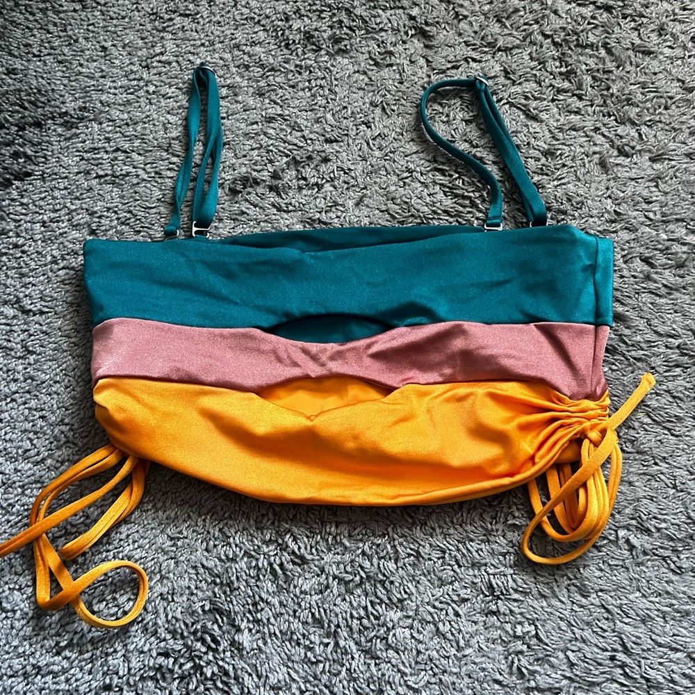 OneOne Swim Bikini Top w/ Cut Outs Size Large
